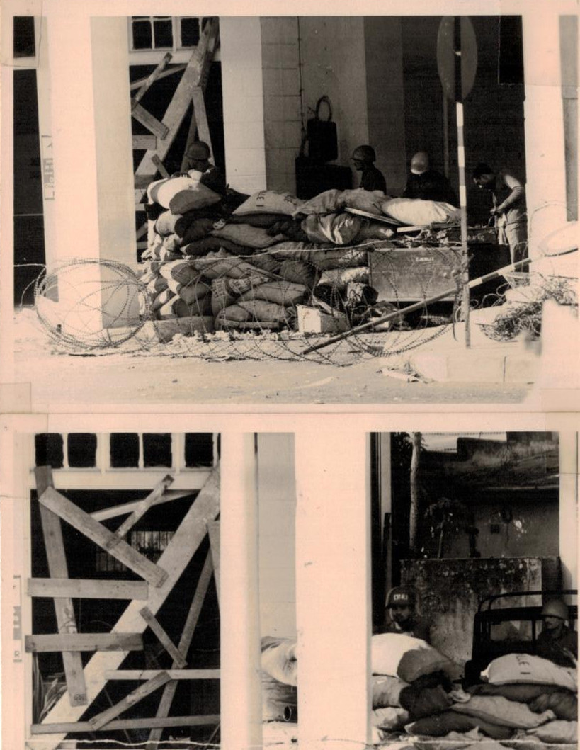 Barricades de la Guerre du Katanga à l’entrée du ciné où travaillait mon père.